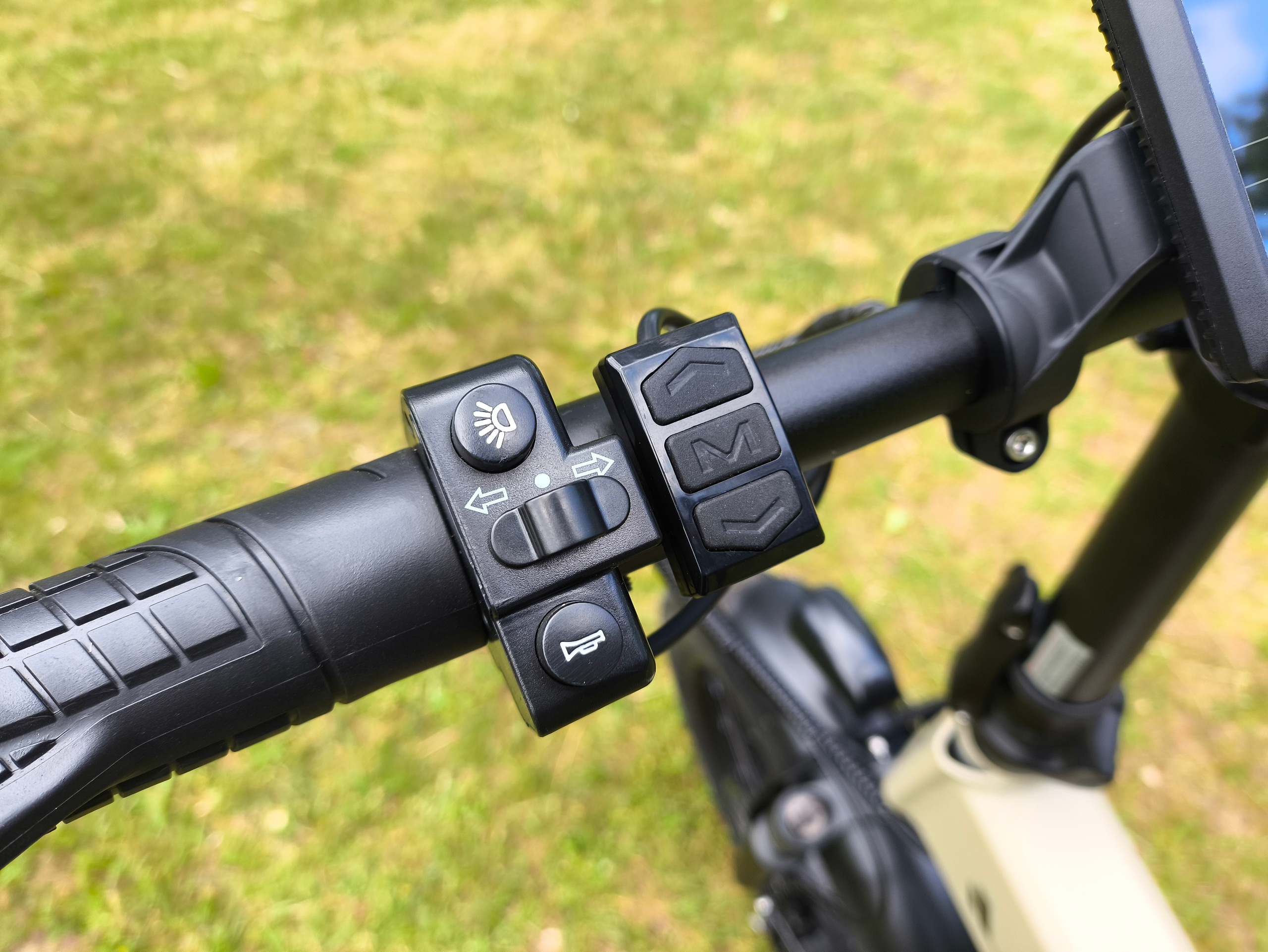 Intuitive Bedienung des PVY Z20 Plus E-Fatbikes | Quelle: ebiketester24.de